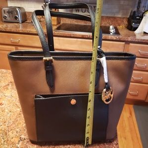 Michael Kors Medium size tote